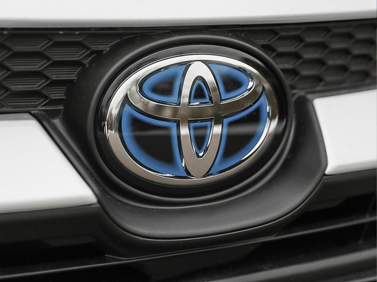2026 Toyota Corolla Hybrid LE CVT AWD Photo