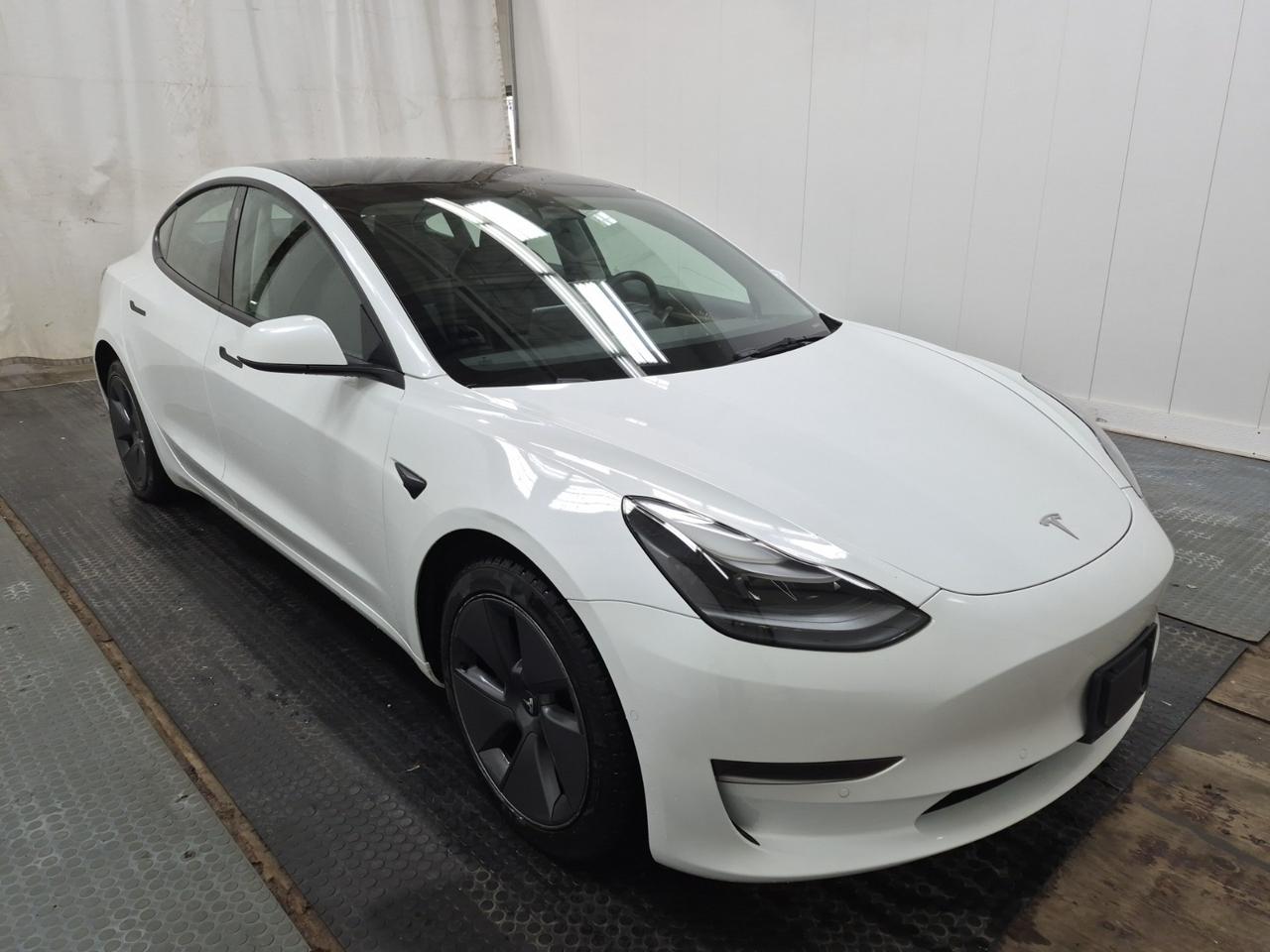 2022 Tesla Model 3 No Accidents l Stndrd Range l LFP l Ryzen l RWD Photo