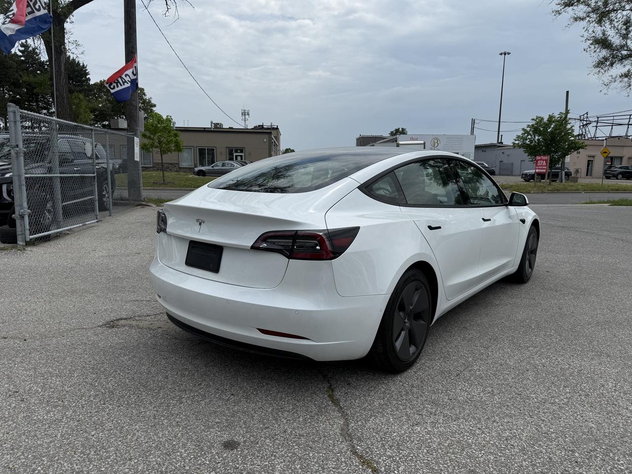 2022 Tesla Model 3 No Accidents l LFP l Ryzen l Standard Range l RWD Photo