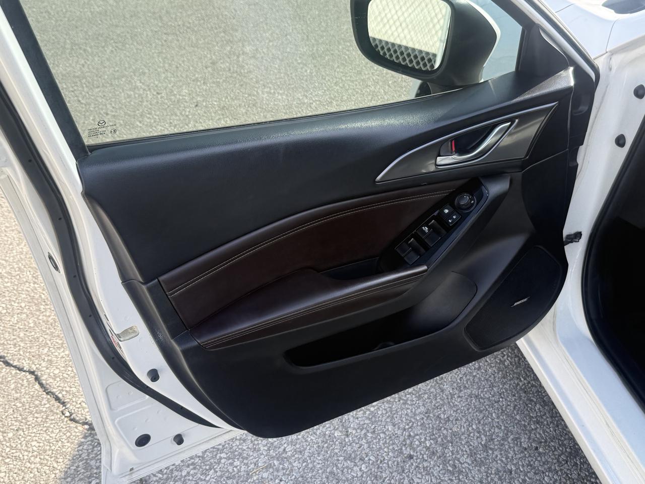 2018 Mazda MAZDA3 GT l Auto l Leather l Sunroof l FWD l 2.5L l 4Cyl Photo