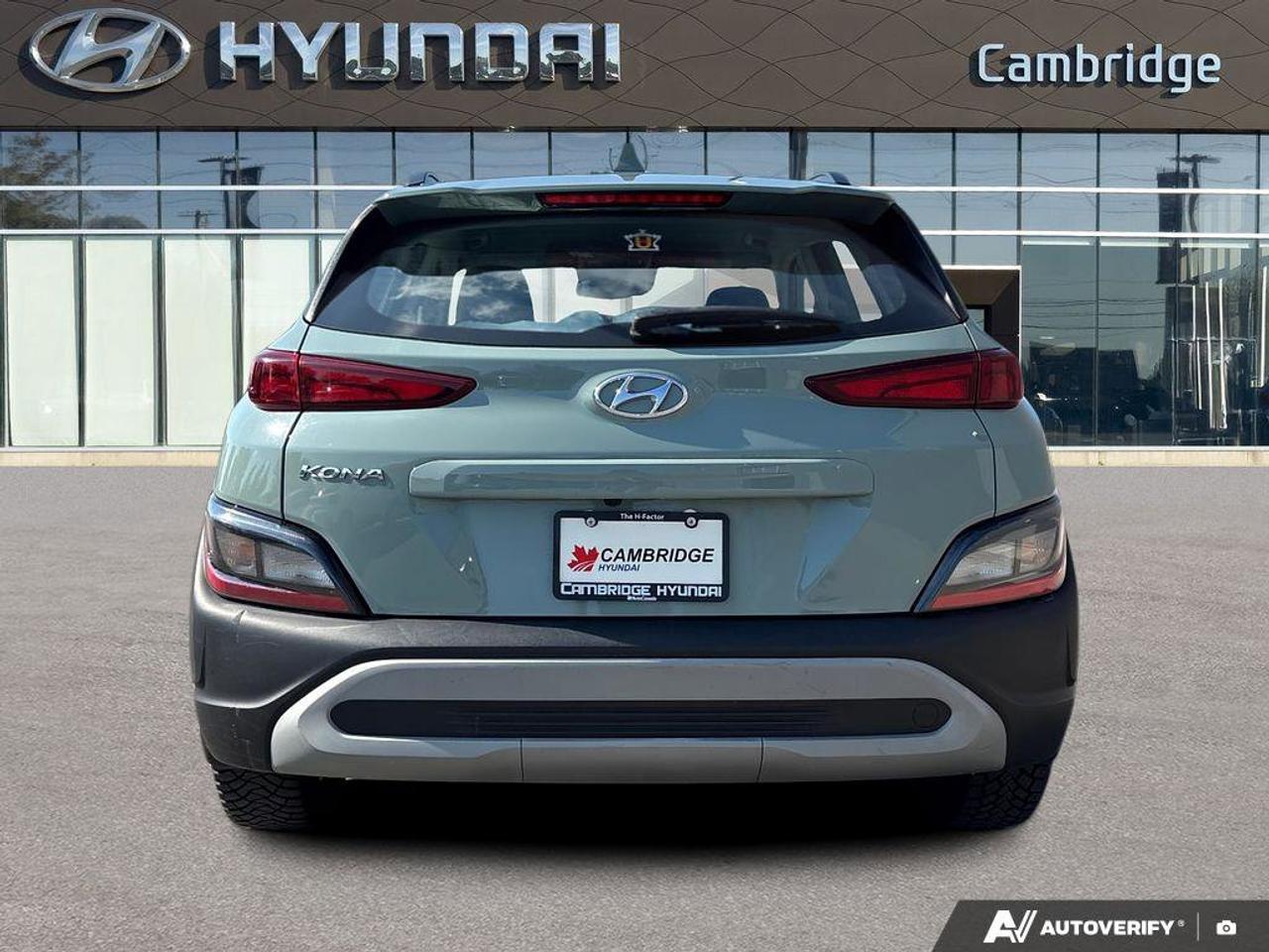2023 Hyundai KONA Preferred   NO ACCIDENTS   ONE OWNER   6.6L/100KM Photo