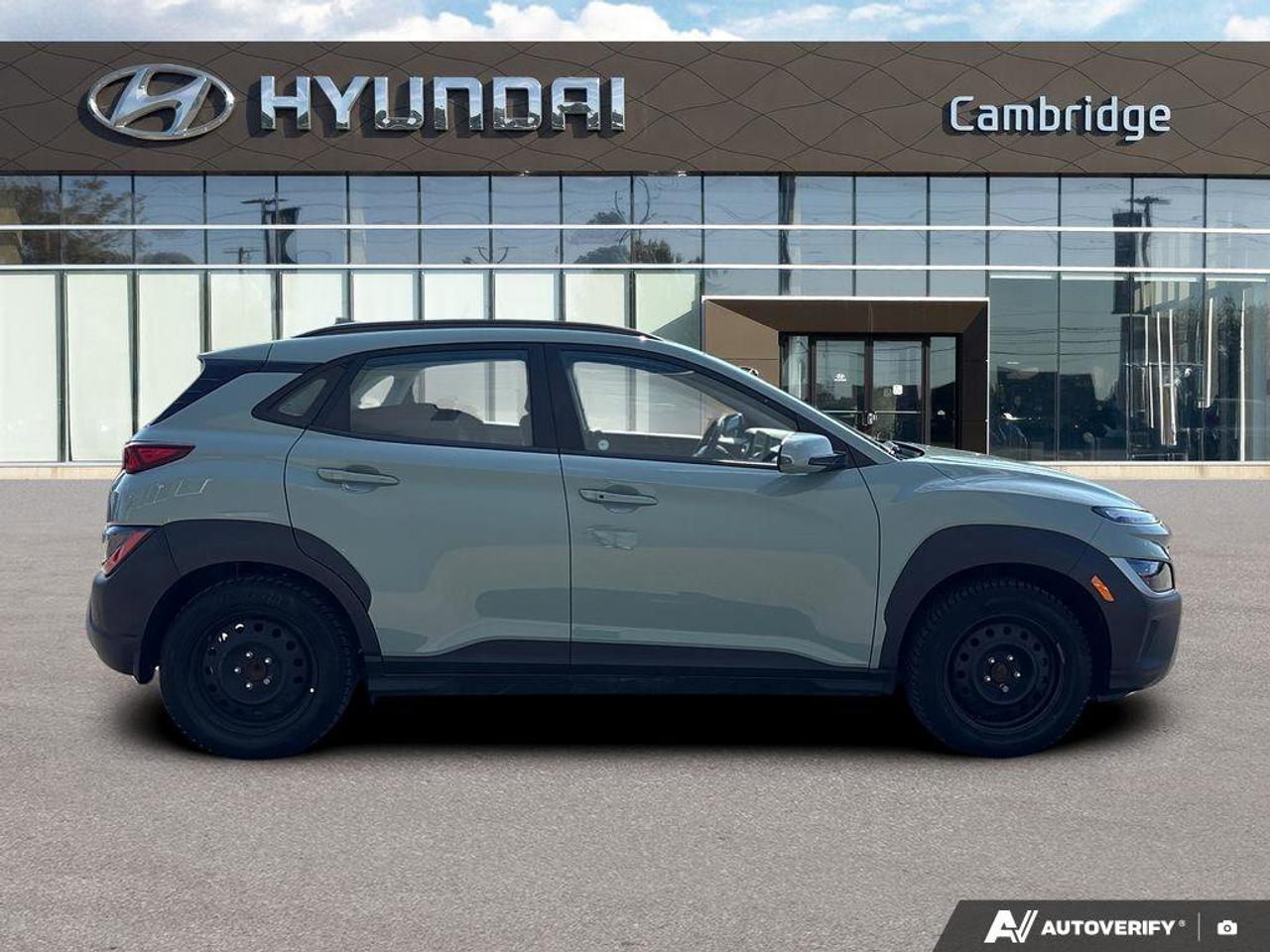 2023 Hyundai KONA Preferred   NO ACCIDENTS   ONE OWNER   6.6L/100KM Photo