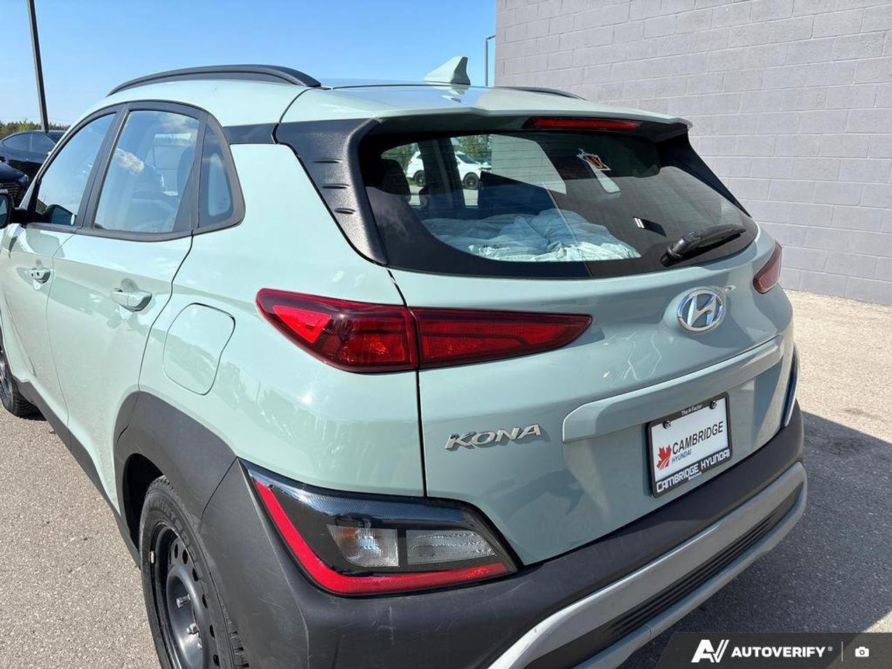 2023 Hyundai KONA Preferred   NO ACCIDENTS   ONE OWNER   6.6L/100KM Photo