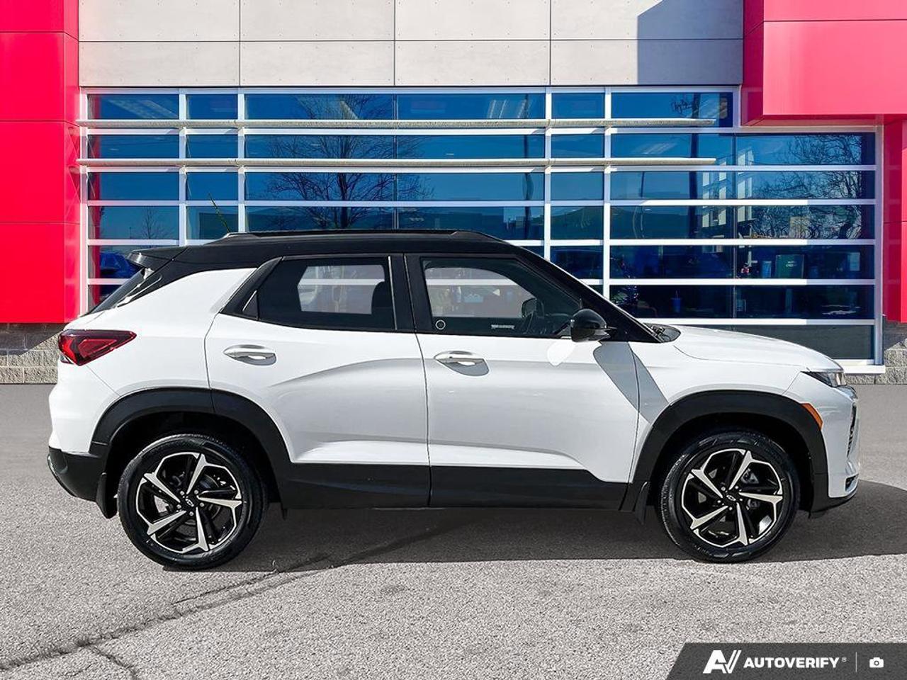 2021 Chevrolet TrailBlazer RS | Heated Seats | Blind-Spot | Pre-Collision Braking | Lane Keep Assist | CarPlay | Android Auto Photo