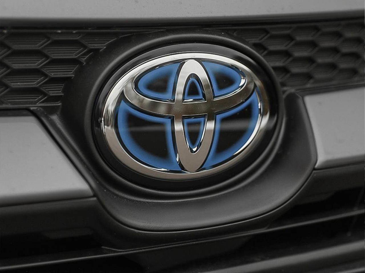 2026 Toyota Corolla Hybrid LE CVT AWD Photo