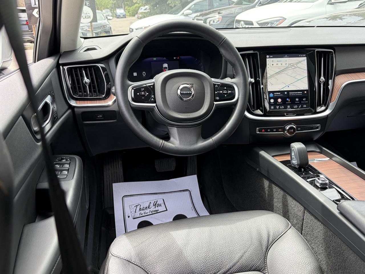 2025 Volvo V60 Cross Country B5 AWD PLUS, ADAPTIVE CRUISE, CARPLAY, PANOROOF. Photo