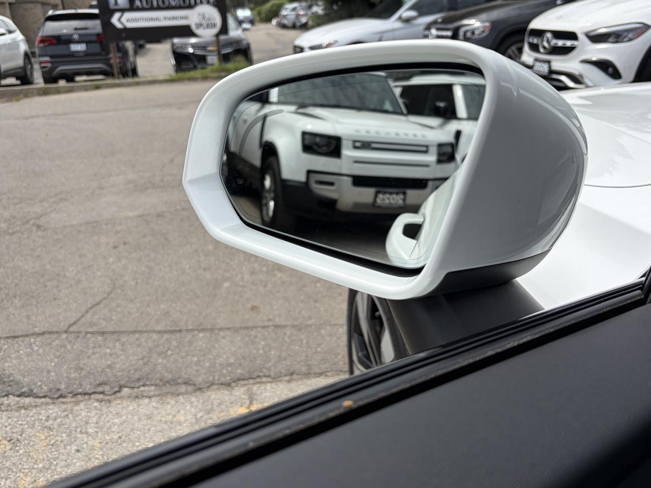 2025 Volvo V60 Cross Country B5 AWD PLUS, ADAPTIVE CRUISE, CARPLAY, PANOROOF. Photo