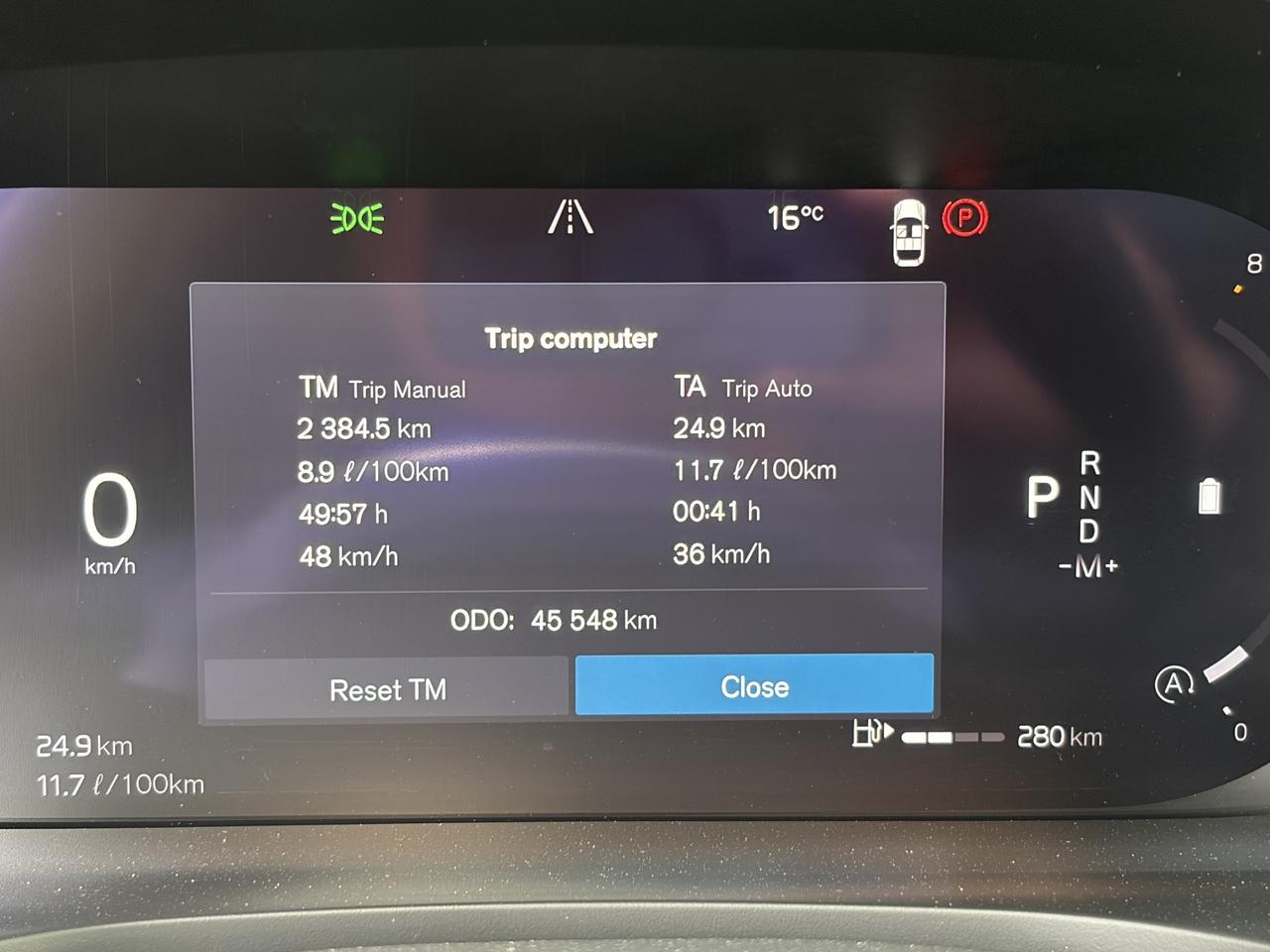 2025 Volvo V60 Cross Country B5 AWD PLUS, ADAPTIVE CRUISE, CARPLAY, PANOROOF. Photo