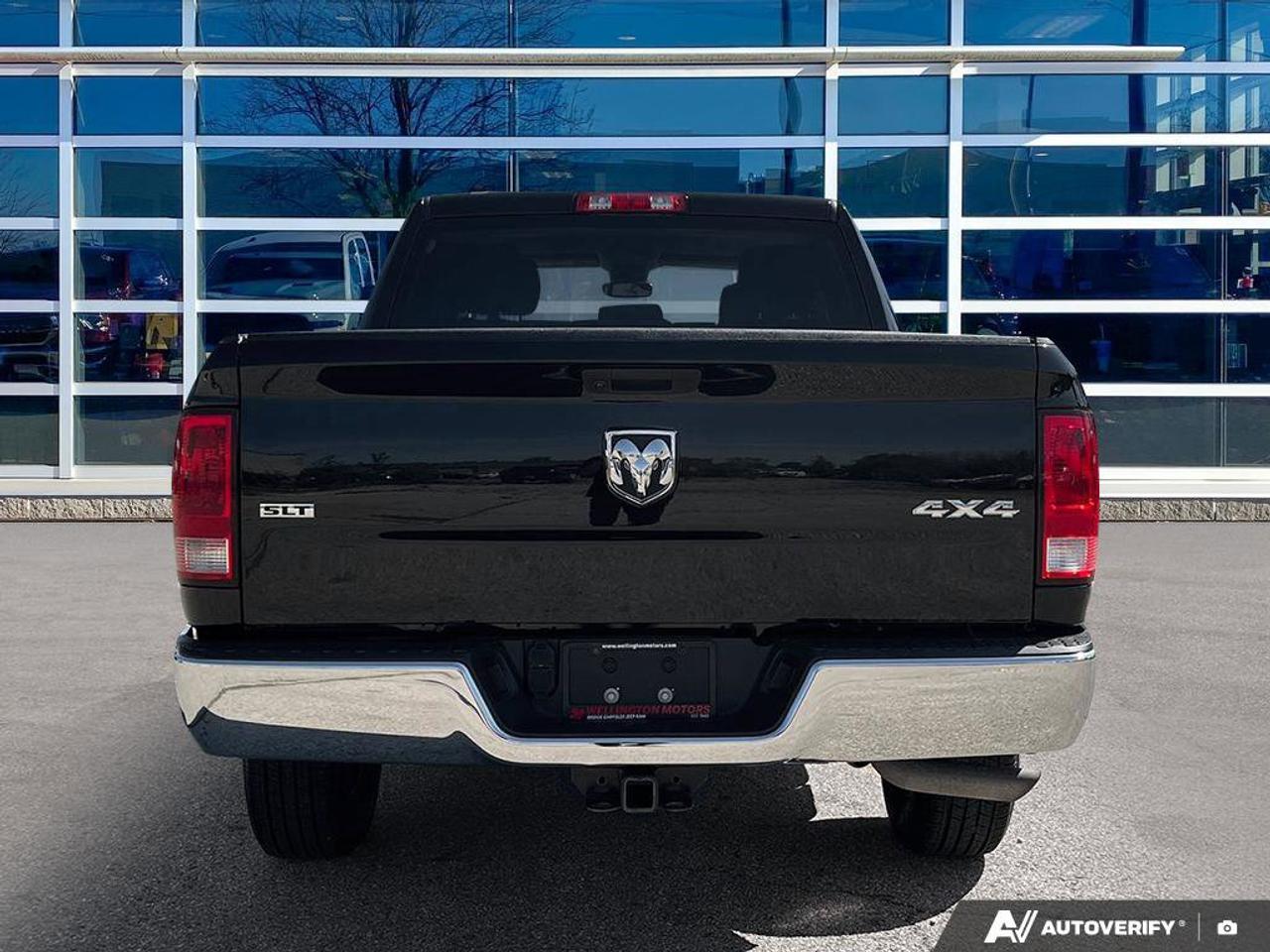 2022 RAM 1500 Classic SLT Photo3