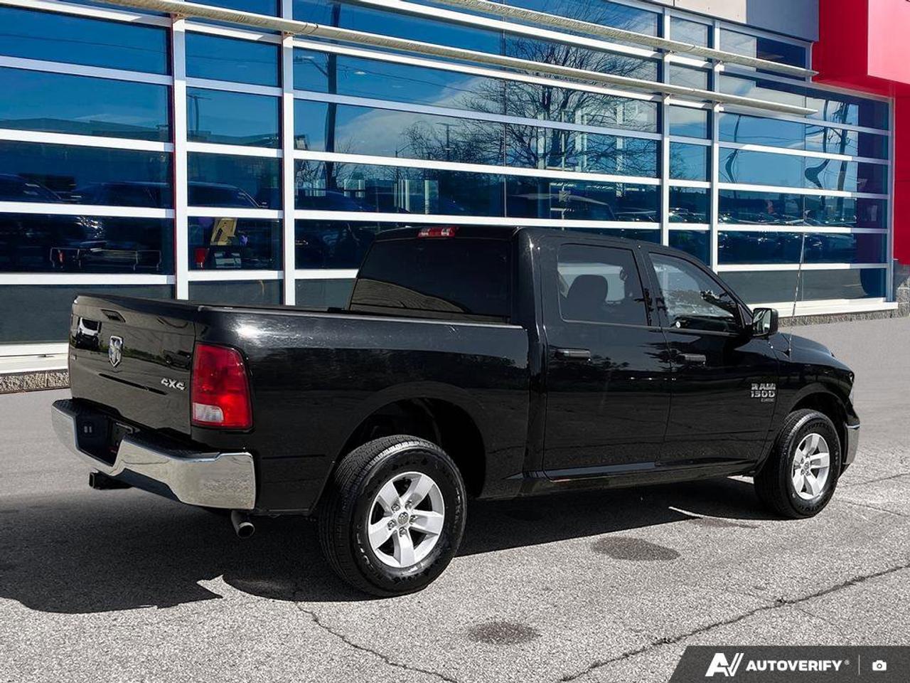 2022 RAM 1500 Classic SLT Photo4