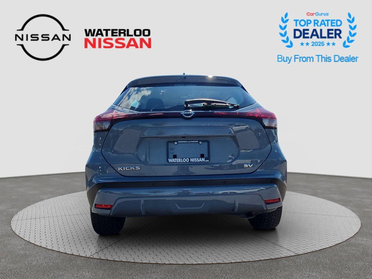 2022 Nissan Kicks SV Photo3