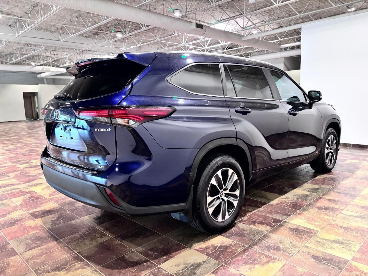 2024 Toyota Highlander Hybrid XLE Photo