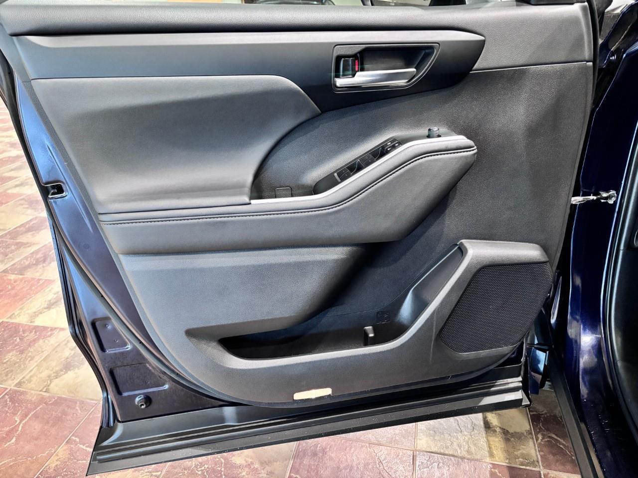 2024 Toyota Highlander Hybrid XLE Photo