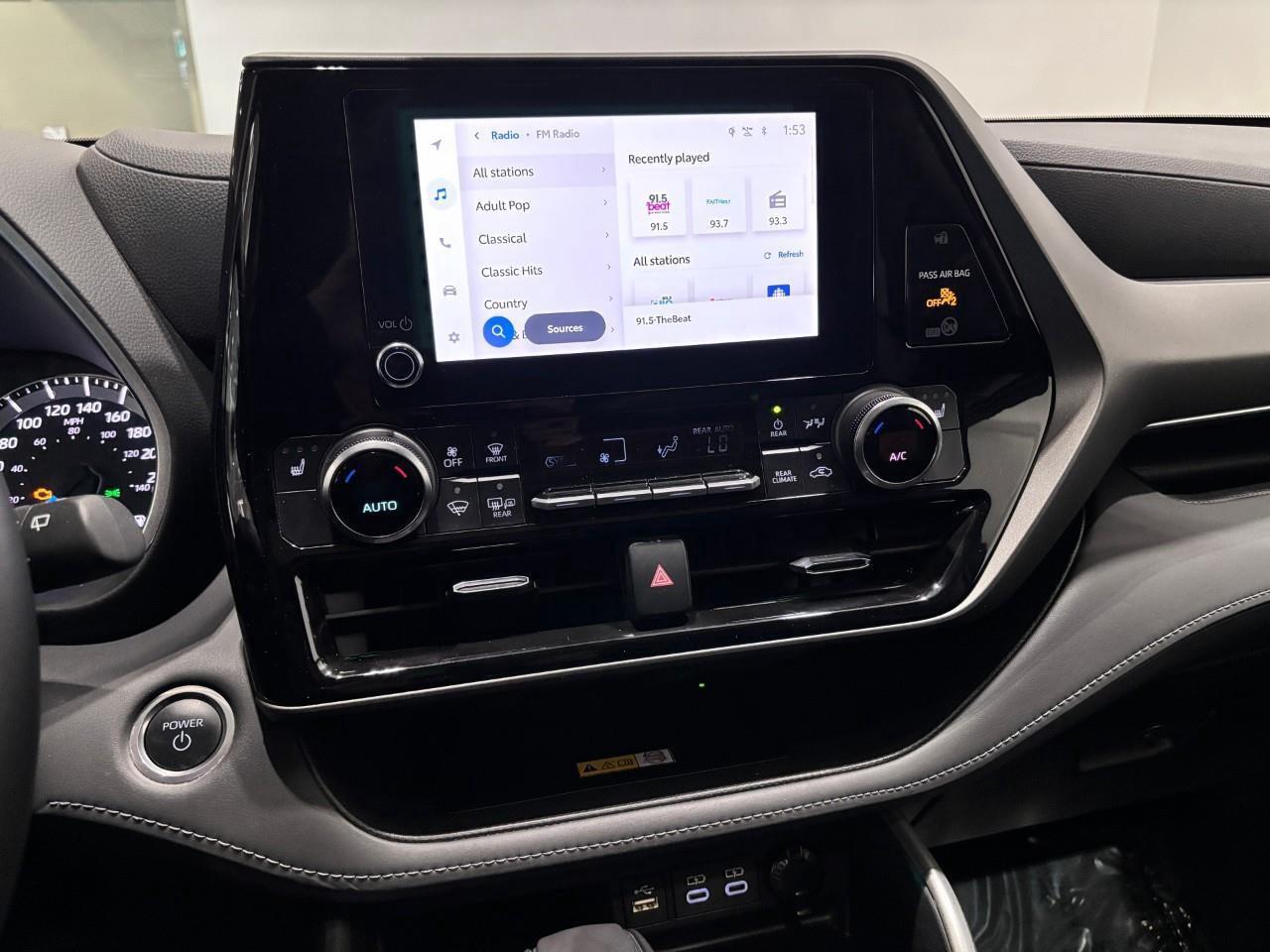 2024 Toyota Highlander Hybrid XLE Photo