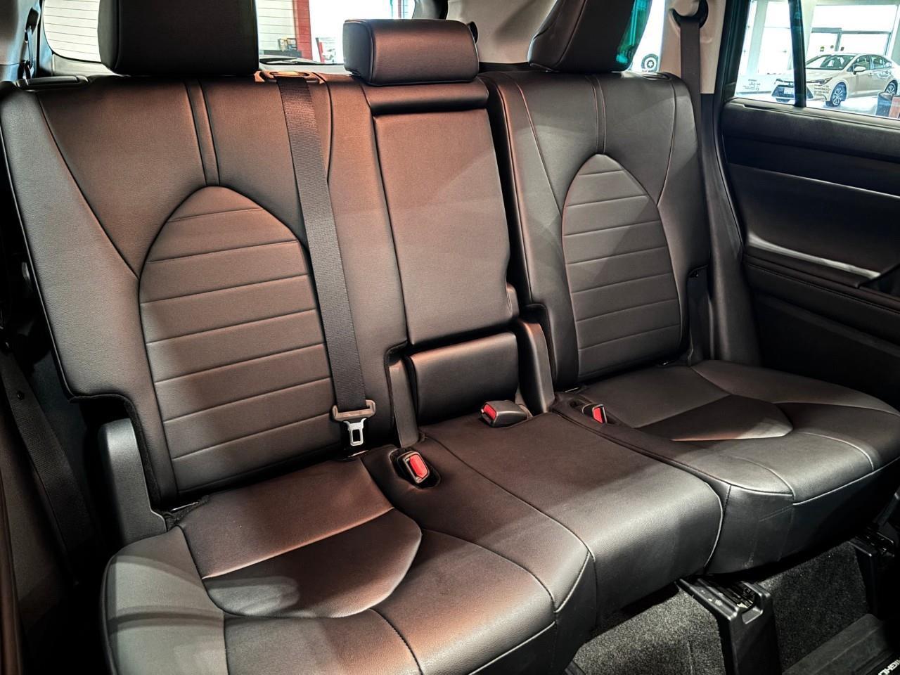 2024 Toyota Highlander Hybrid XLE Photo