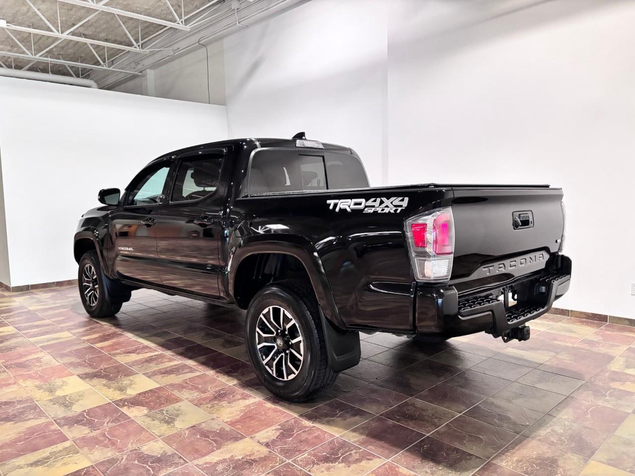 2023 Toyota Tacoma PREMIUM LEATHER SPORT - MANUAL Photo