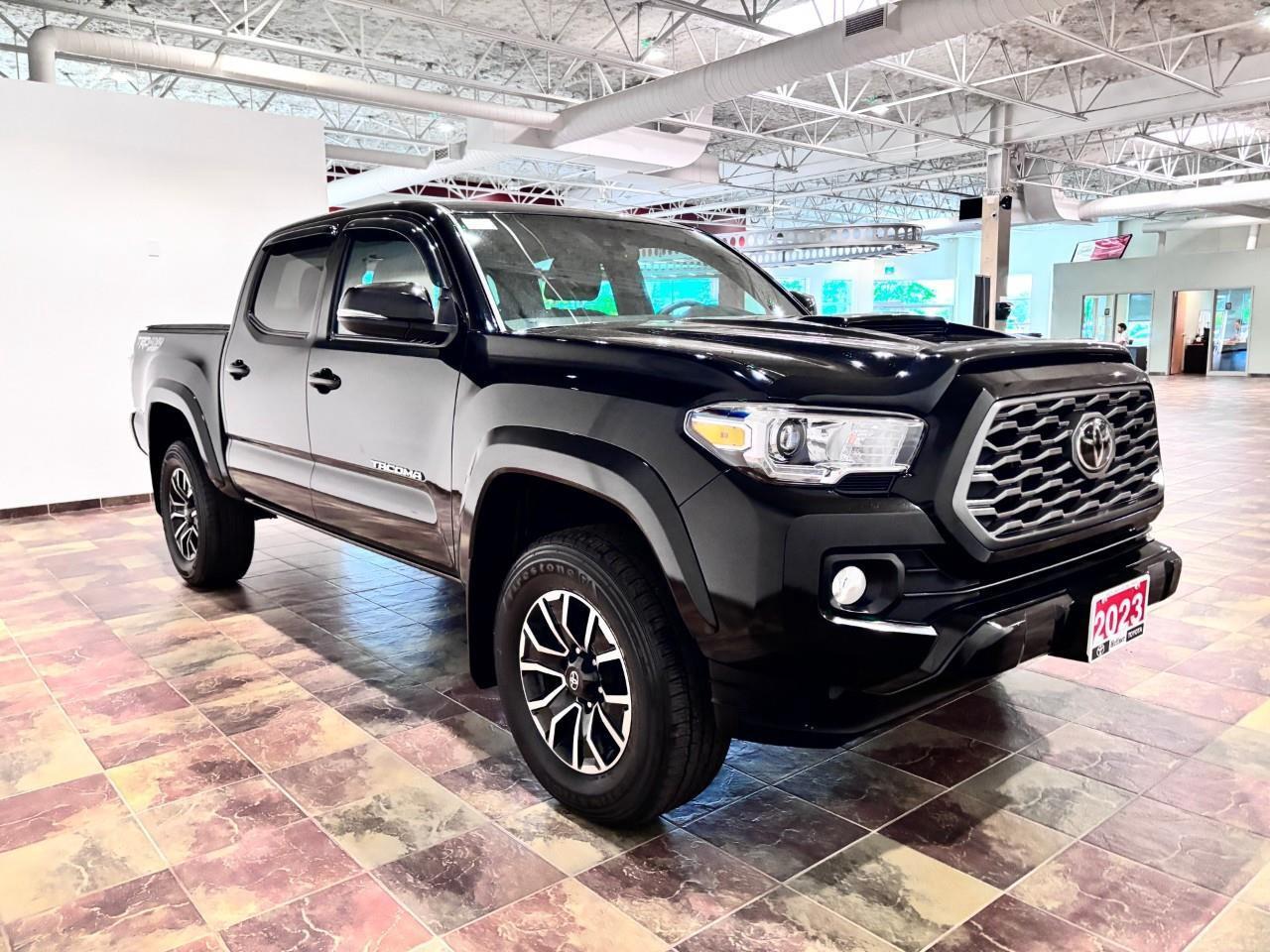 2023 Toyota Tacoma PREMIUM LEATHER SPORT - MANUAL Photo