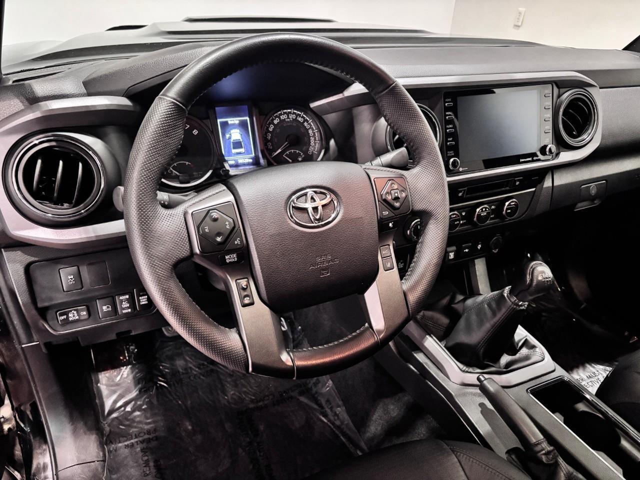 2023 Toyota Tacoma PREMIUM LEATHER SPORT - MANUAL Photo