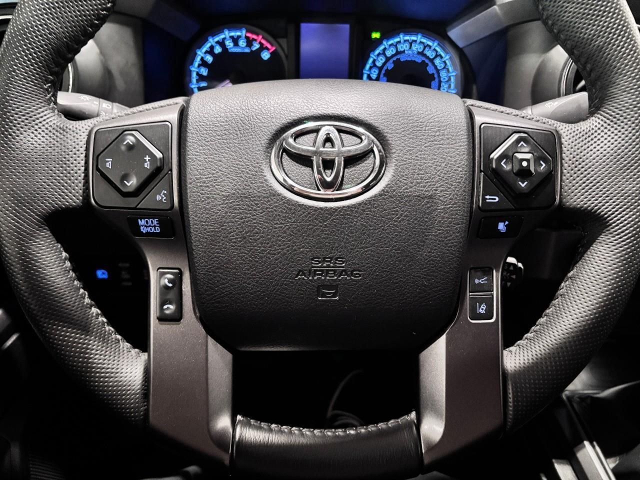 2023 Toyota Tacoma PREMIUM LEATHER SPORT - MANUAL Photo