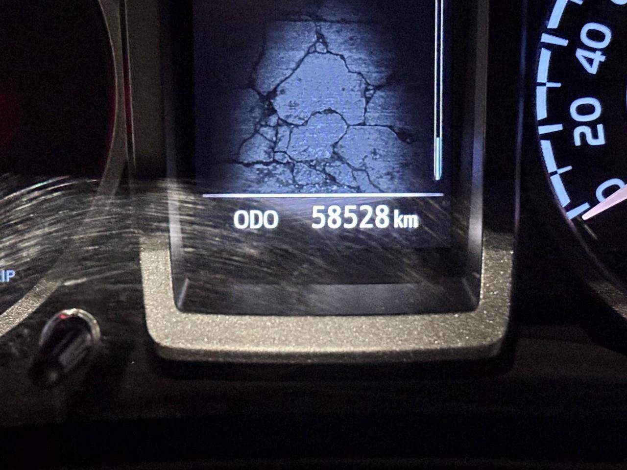 2023 Toyota Tacoma PREMIUM LEATHER SPORT - MANUAL Photo