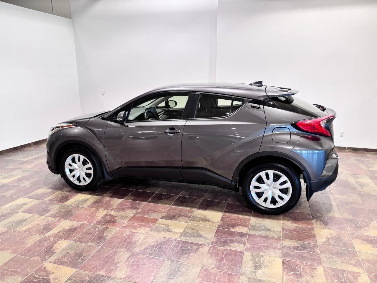 2021 Toyota C-HR XLE Premium Photo