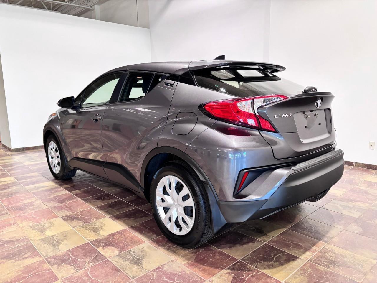 2021 Toyota C-HR XLE Premium Photo2