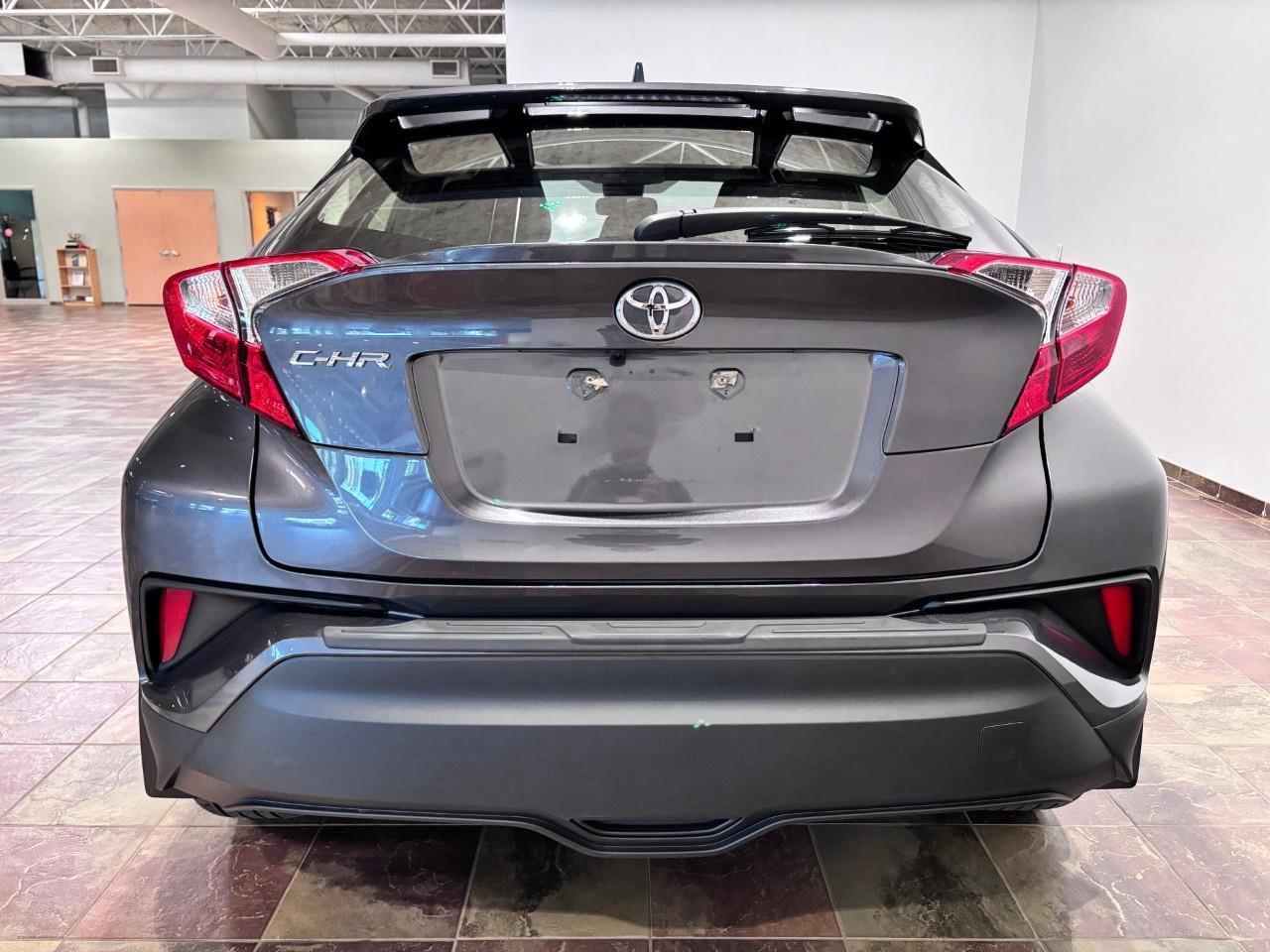2021 Toyota C-HR XLE Premium Photo
