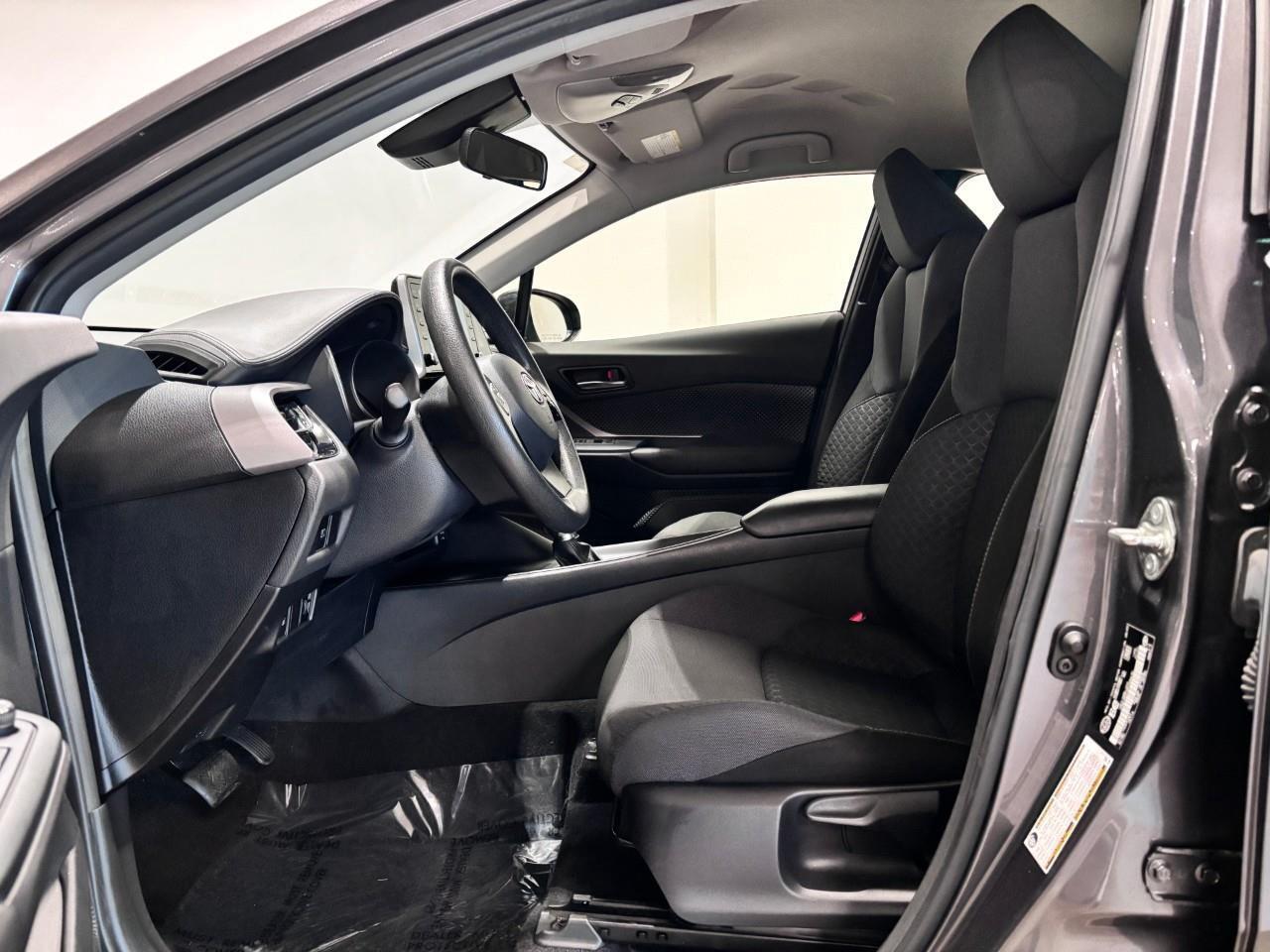 2021 Toyota C-HR XLE Premium Photo