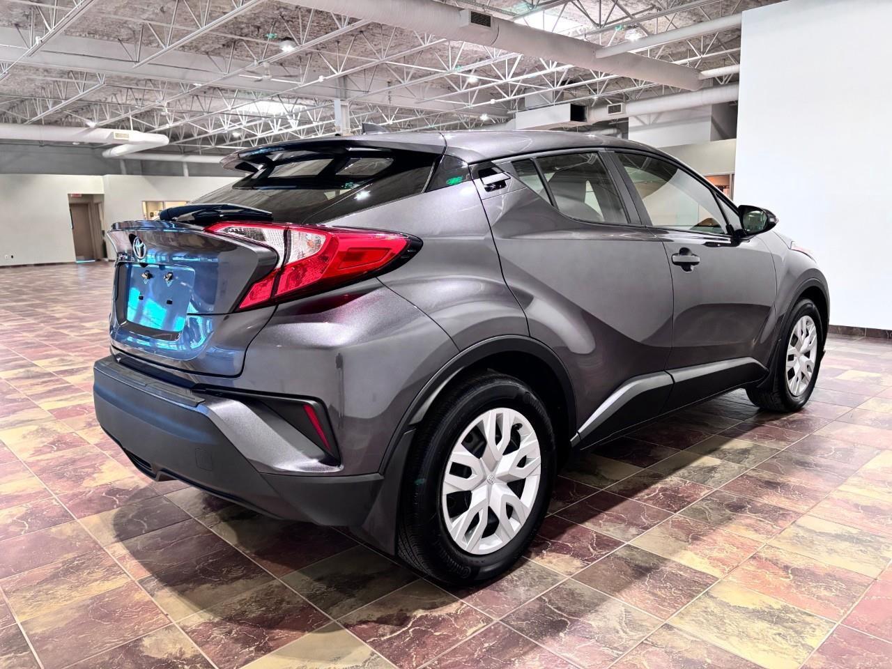 2021 Toyota C-HR XLE Premium Photo
