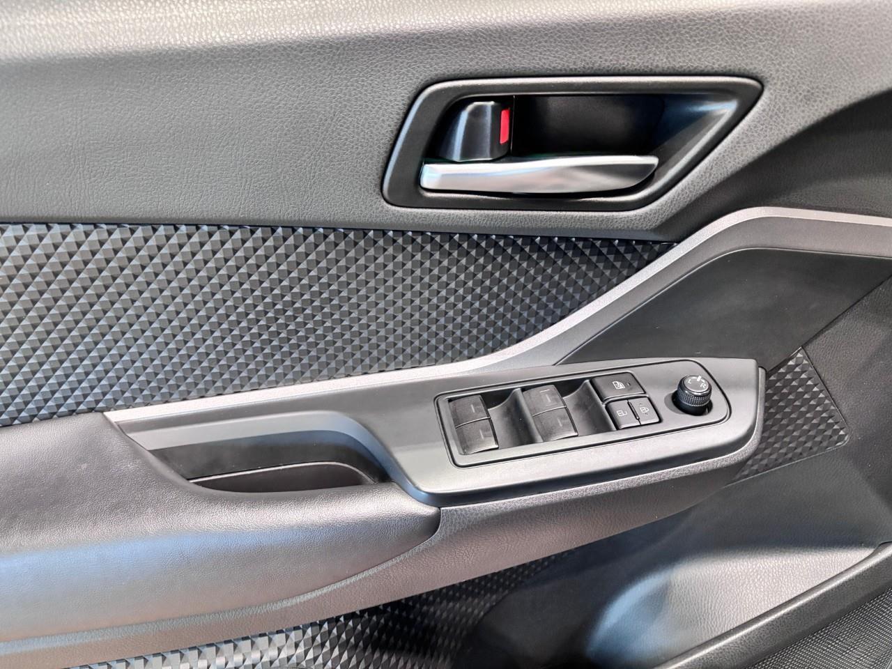 2021 Toyota C-HR XLE Premium Photo