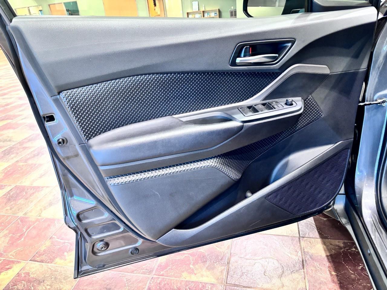 2021 Toyota C-HR XLE Premium Photo