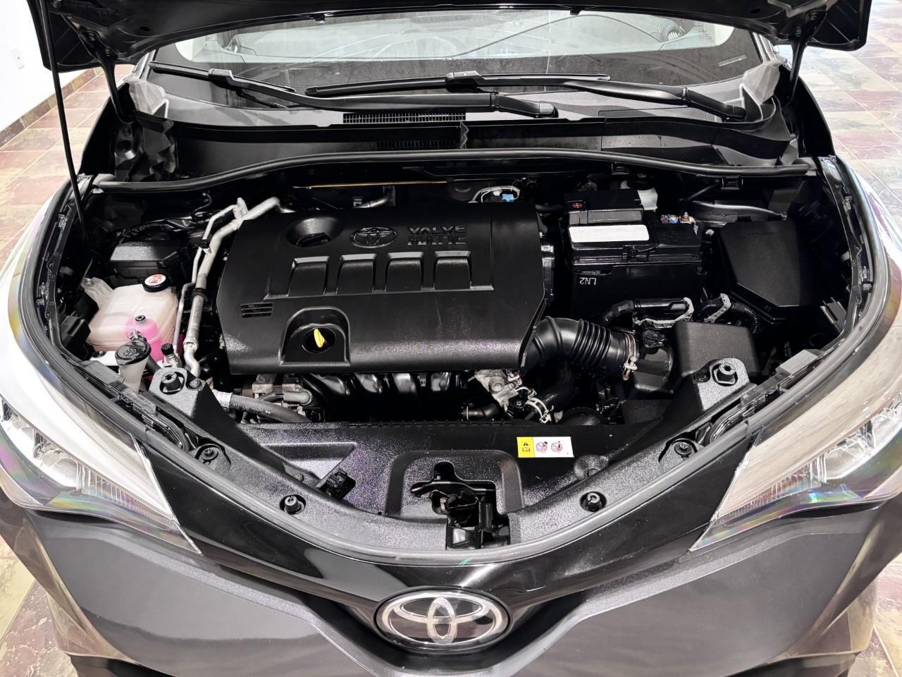 2021 Toyota C-HR XLE Premium Photo