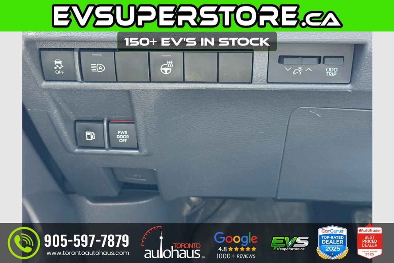 2022 Toyota Sienna XLE/FWD/NO ACCIDENTS/8 PASS Photo