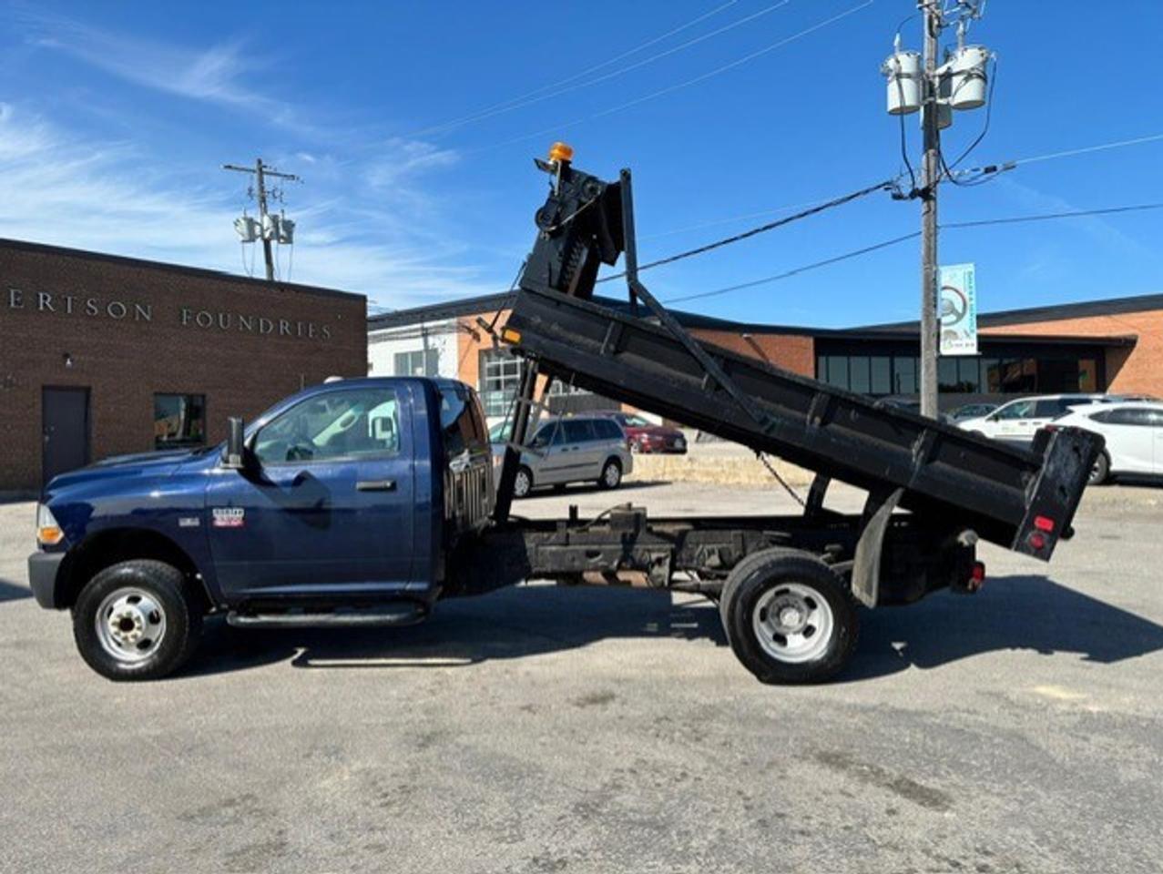 2012 RAM 3500 4WD-V8 HEMI-11 FOOT DEL DUMP BOX-1 OWNER-CERTIFIED Photo2