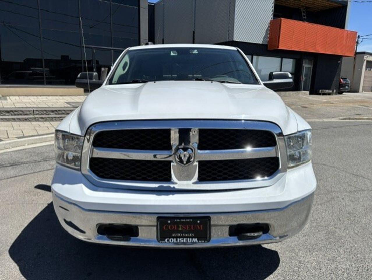 2017 RAM 1500 SLT 4X4 V8 HEMI CREW CAB-CAMERA-1 OWNER-CERTIFIED! Photo