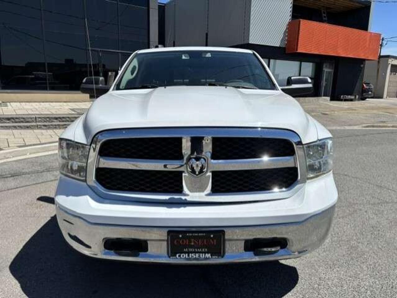 2017 RAM 1500 SLT 4X4 V8 HEMI CREW CAB-CAMERA-1 OWNER-CERTIFIED! Photo