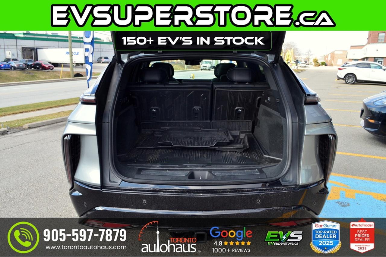 2024 Cadillac LYRIQ SPORT 2 AWD I 12 in STOCK at EVSUPERSTORE.ca Photo
