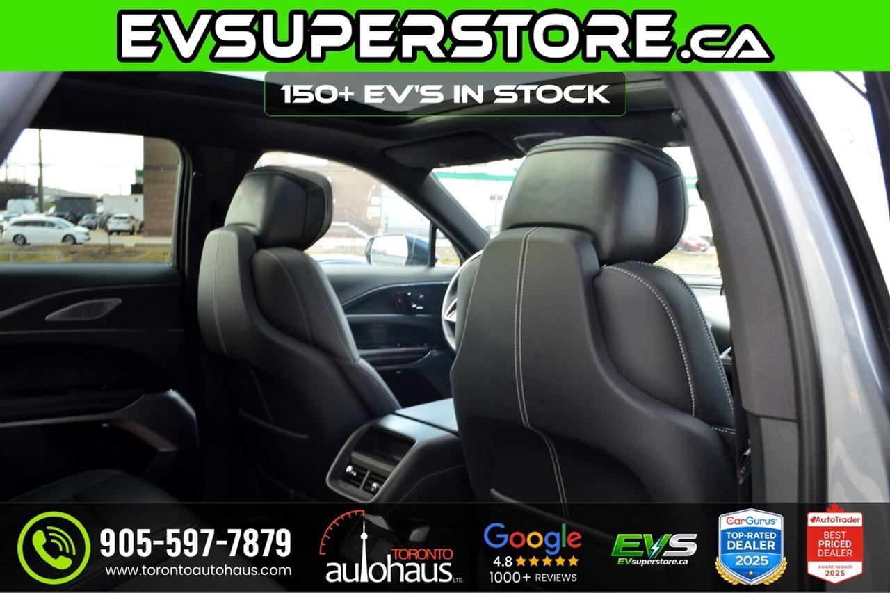 2024 Cadillac LYRIQ SPORT 2 AWD I 12 in STOCK at EVSUPERSTORE.ca Photo