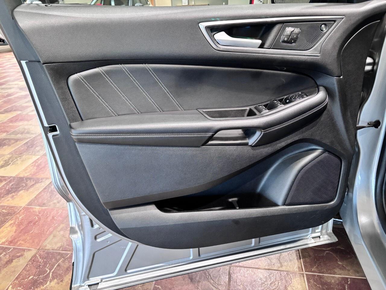 2024 Ford Edge ST AWD Photo