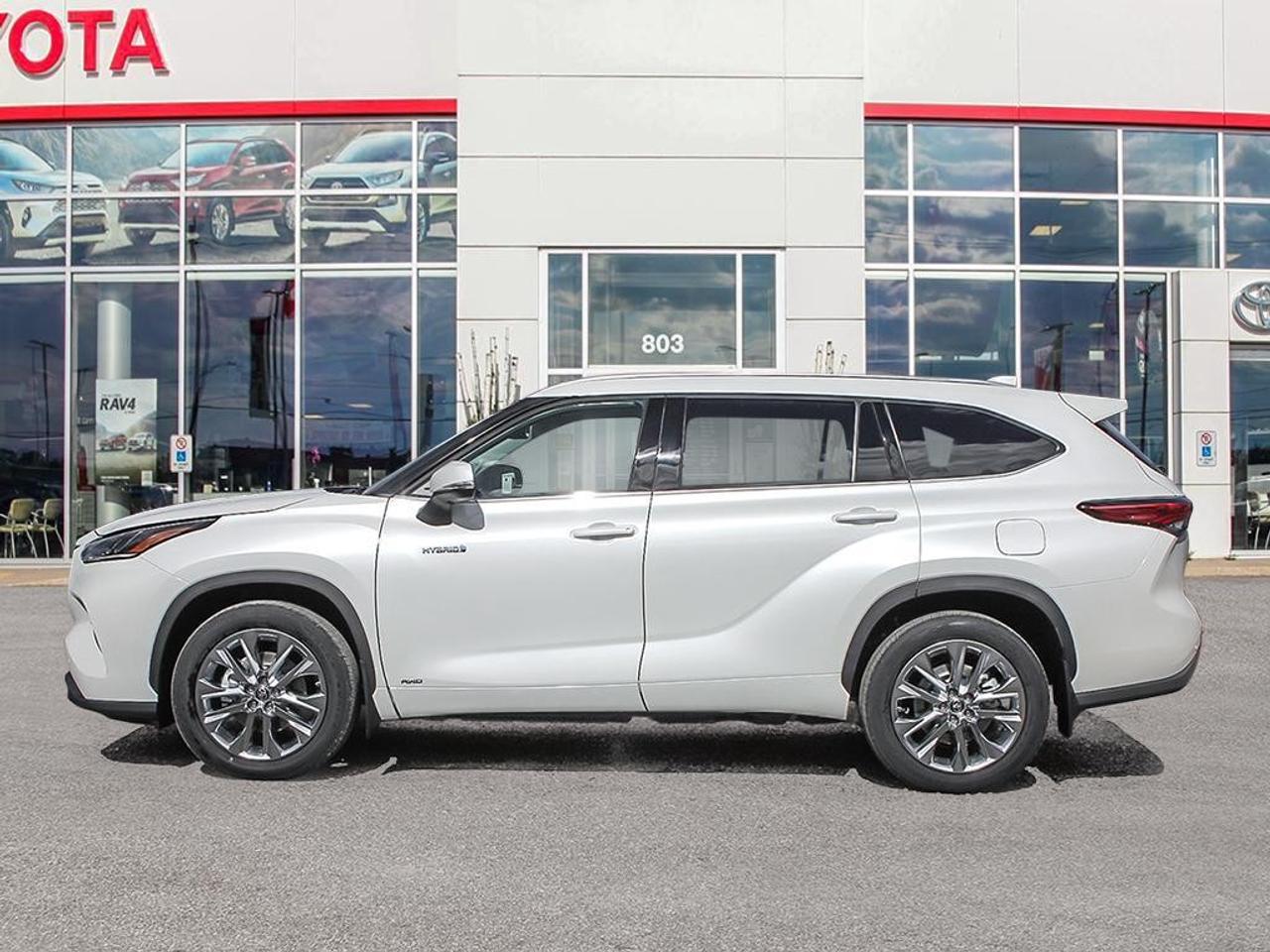 2026 Toyota Highlander HYBRID Limited AWD Photo2