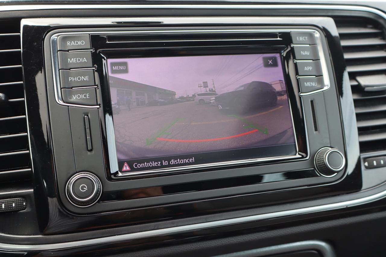 2019 Volkswagen Beetle DUNE   ACCIDENT FREE   CARPLAY   CLEAN CARFAX Photo