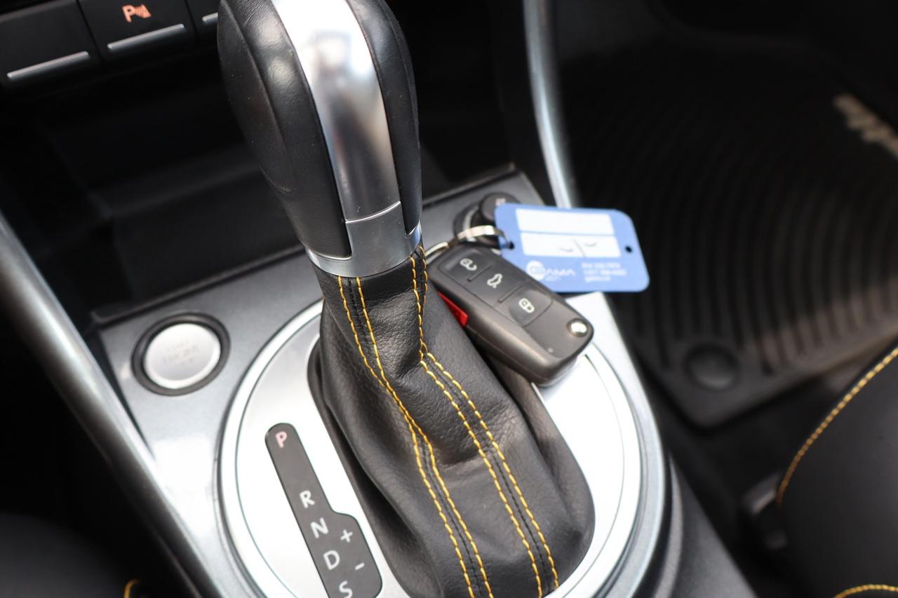 2019 Volkswagen Beetle DUNE   ACCIDENT FREE   CARPLAY   CLEAN CARFAX Photo