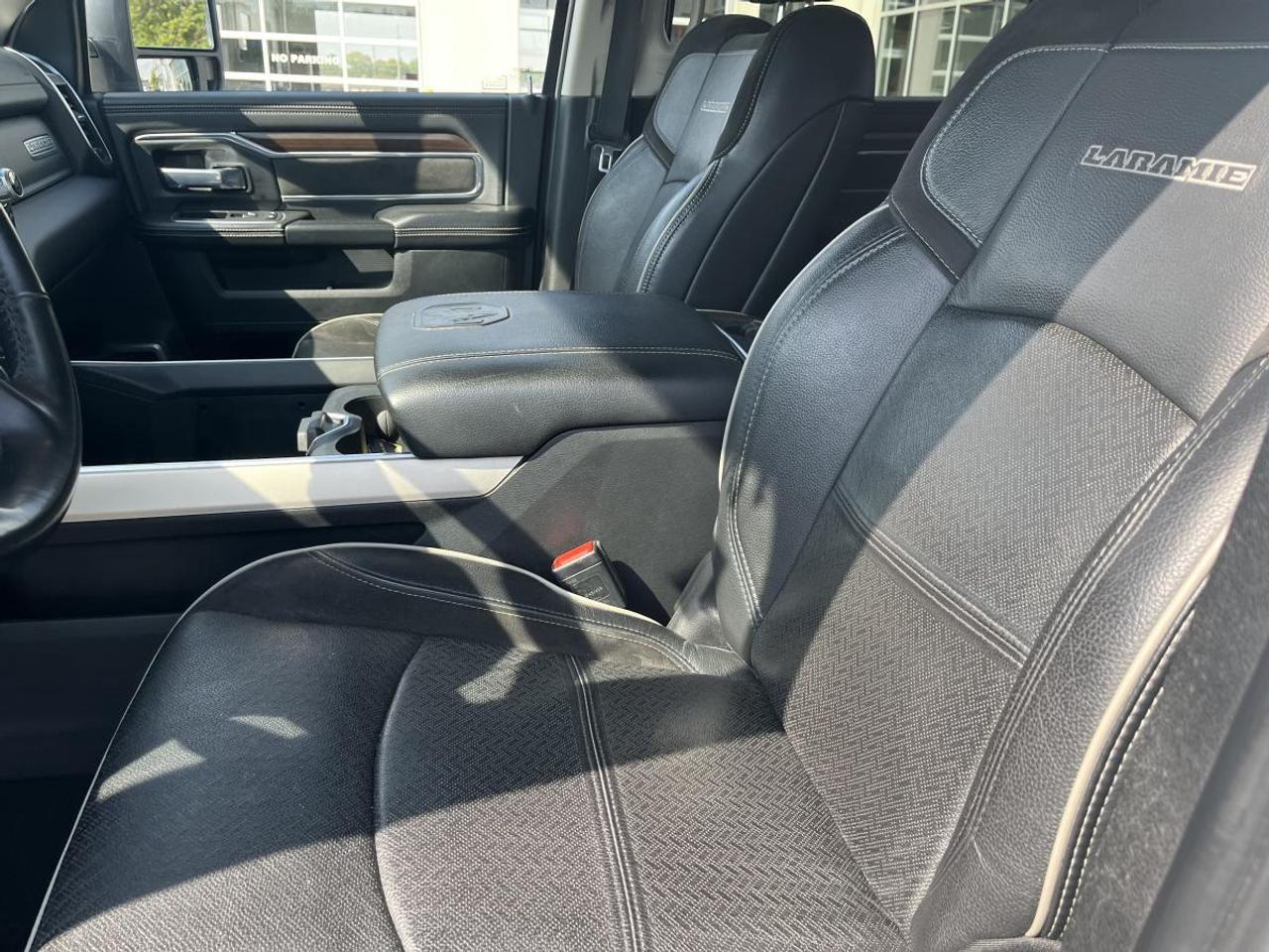 2023 RAM 2500 LARAMIE 4x4 Crew Cab 6'4 Box Photo