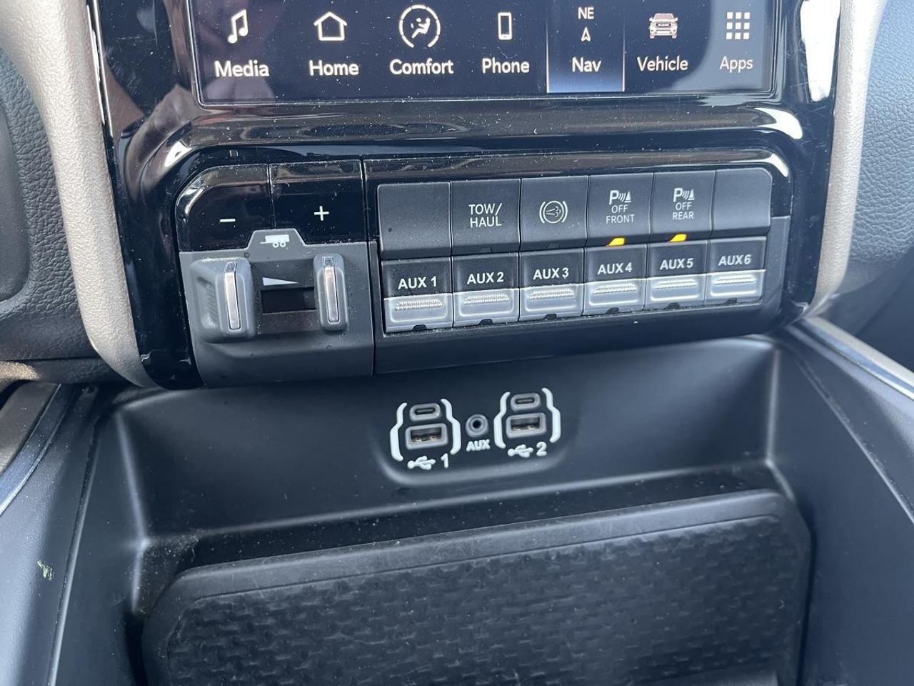 2023 RAM 2500 LARAMIE 4x4 Crew Cab 6'4 Box Photo