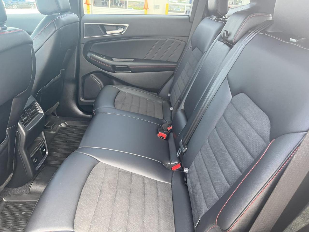 2024 Ford Edge ST Line AWD Photo