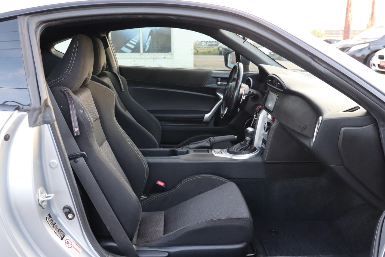 2017 Toyota 86 Automatic Certified No Accident $84/ Weekly Photo