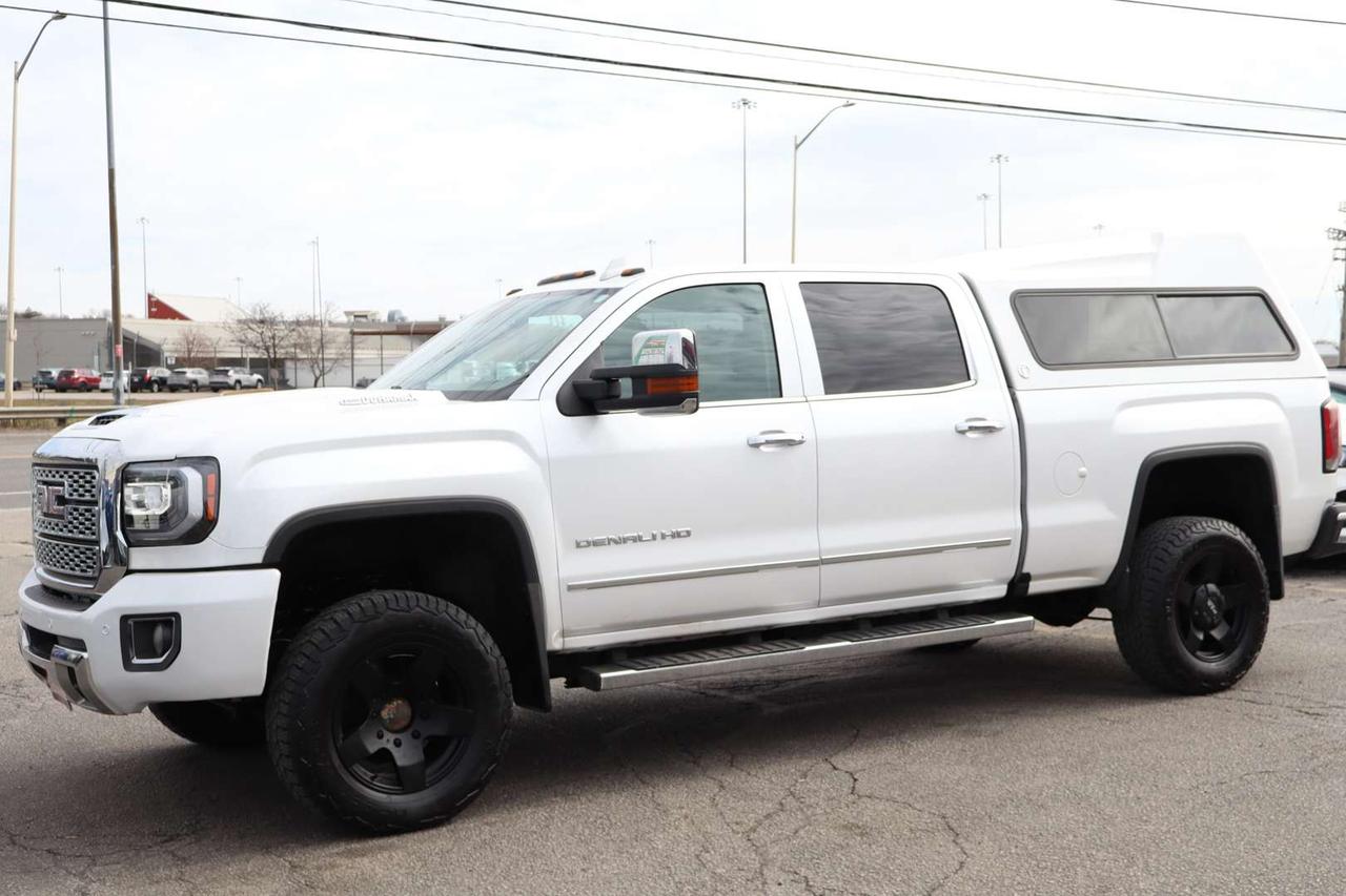 2018 GMC SIERRA 2500HD Denali Crew Cab 4WD Diesel Duramax Photo