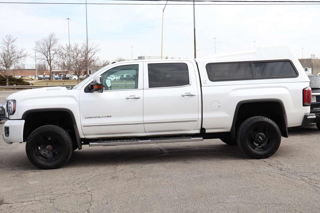 2018 GMC SIERRA 2500HD Denali Crew Cab 4WD Diesel Duramax Photo3
