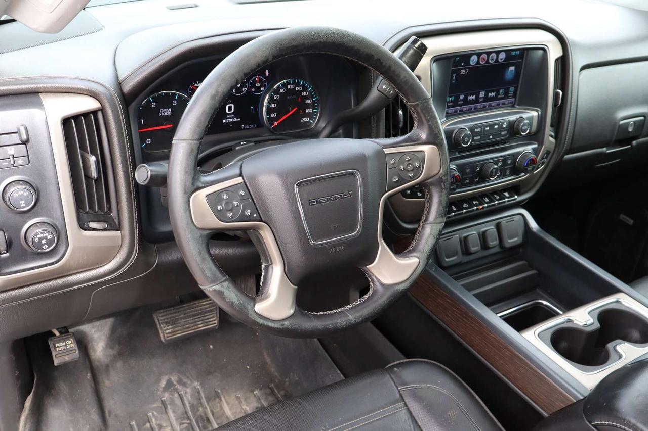 2018 GMC SIERRA 2500HD Denali Crew Cab 4WD Diesel Duramax Photo