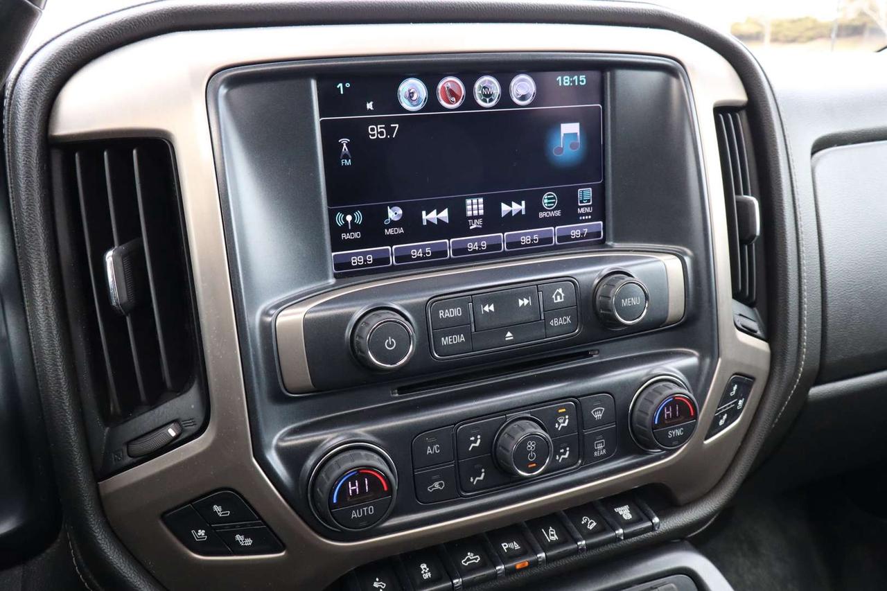 2018 GMC SIERRA 2500HD Denali Crew Cab 4WD Diesel Duramax Photo